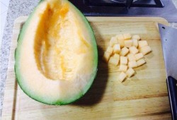 吃两小盒哈密瓜,两小盒哈密瓜的甜蜜邂逅