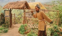 为何老人路边吃瓜,探寻老人路边吃瓜背后的温馨故事