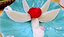 大理晚上吃瓜,品味古城夜晚的甜蜜瓜果时光